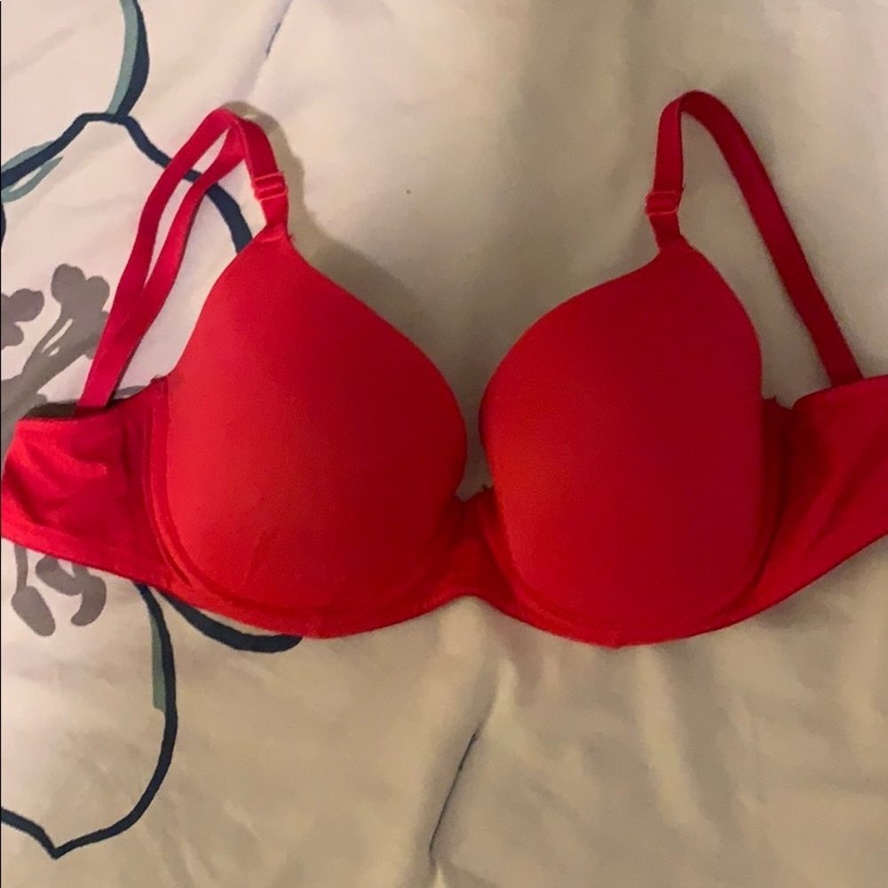 PINK wear everywhere, lightly lined red bra